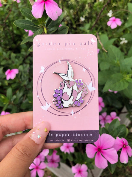 lavie the koi pin