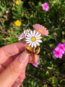happy daisy pin